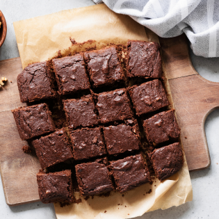 Greek Yoghurt & Walnut Brownies