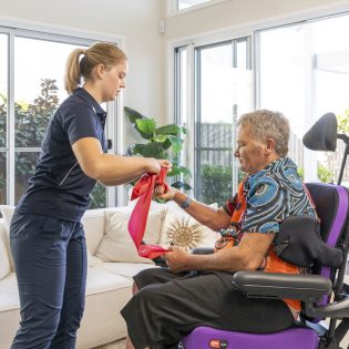 How to Choose the Right NDIS Therapy Provider for Mobile and In-Home Services